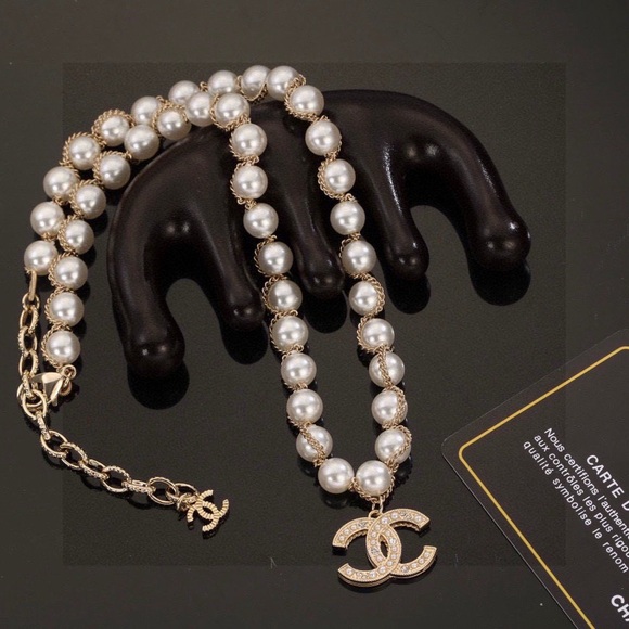 Chanel necklaces - Picture 4 of 5